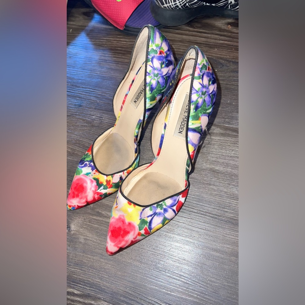 Steve Madden floral pumps